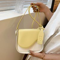 Wholesale Accessories Contrasting Color Saddle Messenger Bag Nihaojewelry sku image 2