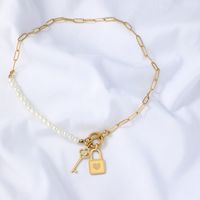 Retro Simple Pearl Stitching Ot Buckle Necklace main image 4