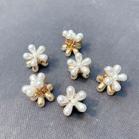 Korean Style Imitation Pearl Flower Small Catch Clip main image 3