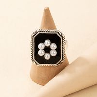 Retro Elegant Court Style Black Pearl Flower Ring main image 4