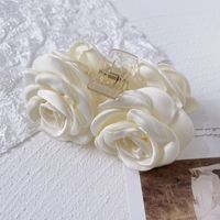 Korean Camellia White Grasping Clip sku image 5