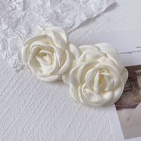 Korean Camellia White Grasping Clip sku image 3