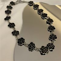 Retro Black And White Flower Necklace main image 6