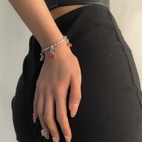 Bracelet Simple En Alliage De Cerises Avec Chaîne À Griffes Et Diamants Rétro main image 4