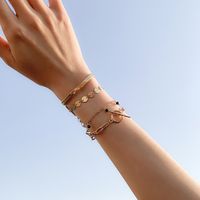 Geometrisches Metallarmband Mit Ot-schnalle Und Mehreren Elementen main image 2