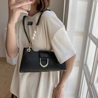 Korean Solid Color Pearl Chain One-shoulder Armpit Bag main image 5
