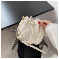 Korean Solid Color Pearl Chain Rhombus Bucket Bag sku image 1