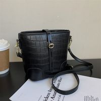 Nihaojewelry Fashion Texture Crocodile Pattern One-shoulder Messenger Bucket Bag Wholesale sku image 4
