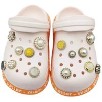 Nihaojewelry Retro Rhinestones Flower Gems Pearls Shoes Buckle Wholesale Accessories main image 1