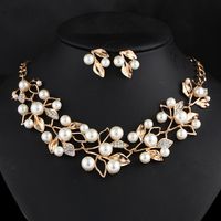 Nihaojewelry Fashion Artificial Pearl Crystal Leaf Necklace Earrings Set Wholesale Jewelry main image 3