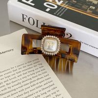 Nihaojewelry Korean Style Pearl Resin Letter Rhinestone Catch Clip Wholesale Jewelry sku image 1