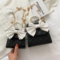 Nihaojewelry Retro Rhombus Chain Bow Pearl Messenger Bolso Al Por Mayor sku image 5