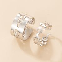 Großhandel Mode Geometrische Hohlnähte Paar Ring Nihaojewelry sku image 1