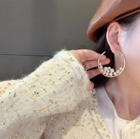 Nihaojewelry Bijoux En Gros Simples Boucles D&#39;oreilles En Perles Incrustées En Forme De C main image 7