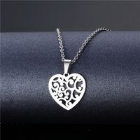 Cross-border Sold Jewelry Supply Personality Stainless Steel Flower Heart Clavicle Chain Necklace Female Geometric Accessories Pendant Wholesale sku image 10