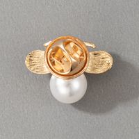 Nihaojewelry Wholesale Jewelry Korean Golden Large Pearl Bee Brooch main image 5