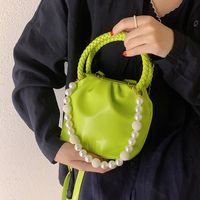 Nihaojewelry Wholesale Fashion Beads Handle Solid Color Messenger Bucket Bag main image 1