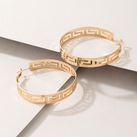 Nihaojewelry Bijoux En Gros Nouvelles Boucles D&#39;oreilles Simples En Métal À Motif Creux Circulaire main image 3