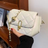 Nihaojewelry Wholesale Fashion Small Golden Ball Braided Chain One-shoulder Messenger Bag main image 2