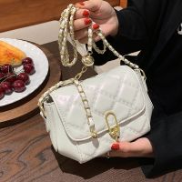 Nihaojewelry Wholesale Fashion Small Golden Ball Braided Chain One-shoulder Messenger Bag main image 4