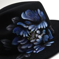 Vente En Gros Chapeau Haut De Forme En Laine À Bord Plat Motif Fleur Bleue Peint À La Main Nihaojewelry main image 6