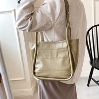 Wholesale Soft Surface Large-capacity Fashion Shoulder Tote Bag Nihaojewelry sku image 2