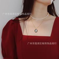Wholesale Jewelry Black White Oval Shell Portrait Pendant Titanium Steel Necklace Nihaojewelry main image 3