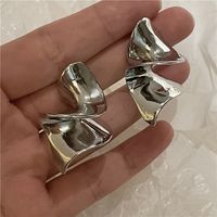 Großhandel Schmuck Dreidimensionale Metall Twist Ohrringe Nihaojewelry sku image 2