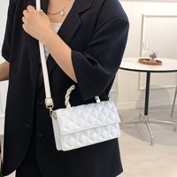 2021 New Textured Western Style Women's Bag Fashionable Rhombus Chain Bag Simple Embroidered Line Shoulder Bag Bag Crossbody Small Square Bag main image 1