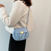 Wholesale Heart Buckle Fold One-shoulder Messenger Small Round Bag Nihaojewelry main image 3