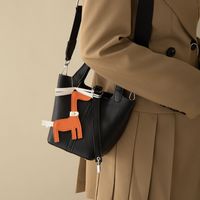 نموذج عرض المهر المعلقات سلة الخضار حقيبة دلو 2021 الصيف اليابانية والكورية الجديدة حقيبة جلد البقر حقيبة اليد main image 1
