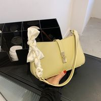 Conception D'été Sac De 2021 Nouvelles Femmes De Mode D'été Simplicité Soie Écharpe Messenger Sac Portable Plissée Petit Sac Carré sku image 2