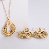 Hollow Round Tag Ol Style Necklace Earrings Three-piece Wholesale Nihaojewelry main image 4