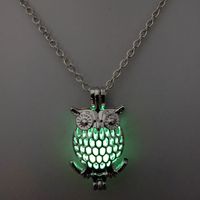 Wholesale Jewelry Luminous Hollow Owl Pendant Necklace Nihaojewelry sku image 1