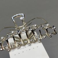 Wholesale Jewelry Metal Geometric Bow Pearl Catch Clip Nihaojewelry main image 5
