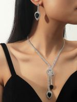Wholesale Korean Geometric Crystal Necklace Earring Two-piece Set Nihaojewelry main image 2