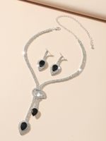 Wholesale Korean Geometric Crystal Necklace Earring Two-piece Set Nihaojewelry main image 3