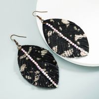 Wholesale Bohemia Leather Print Leopard Leaf Shape Earrings Nihaojewelry main image 4