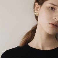 Wholesale Fashion Gold Electroplating Rhinestone Shell Butterfly Stud Earrings Nihaojewelry main image 3