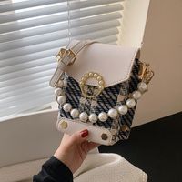 Wholesale Pearl Chain Plaid Cloth Square Messenger Bag Nihaojewelry main image 5