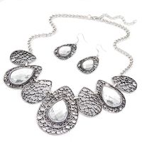 Nihaojewelry Jewelry Wholesale Retro Metal Hollow Inlaid Gemstone Water Drop Necklace Earrings Set sku image 3