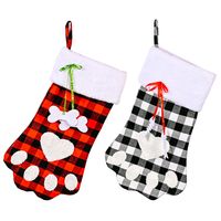 Venta Al Por Mayor De Navidad Rojo Y Negro Plaid Dog Paw Calcetines Decoración Nihaojewelry main image 3