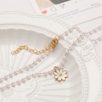 Wholesale New Creative Pearl Small Daisy Pendent Alloy Necklace Nihaojewelry main image 3