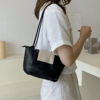 Korean New Fashion Retro Woven Fold Shoulder Messenger Bag Wholesale Nihaojewelry main image 5