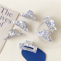 الجملة مجوهرات الأزرق والأبيض الخزف الاكريليك كبيرة الشعر كليب Nihaojewelry main image 1