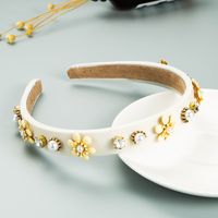 Wholesale Jewelry Retro Flower Pearl Headband Nihaojewelry sku image 2