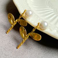 Nihaojewelry Wholesale Jewelry Simple Pearl Flower Copper Stud Earrings sku image 1
