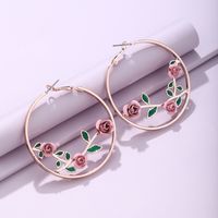 Europe Et En Amérique Croix Frontière Nouveau Rétro Creusent Dehors Rose Boucles D'oreilles Exagéré Personnalisé Fleur En Métal Alliage Boucles D'oreilles Clip Oreille Accessoires main image 4