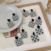 Retro Black White Checkerboard Heart Square Acrylic Earrings Wholesale Nihaojewelry main image 3