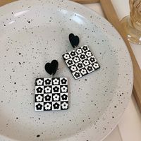 Retro Black White Checkerboard Heart Square Acrylic Earrings Wholesale Nihaojewelry main image 6